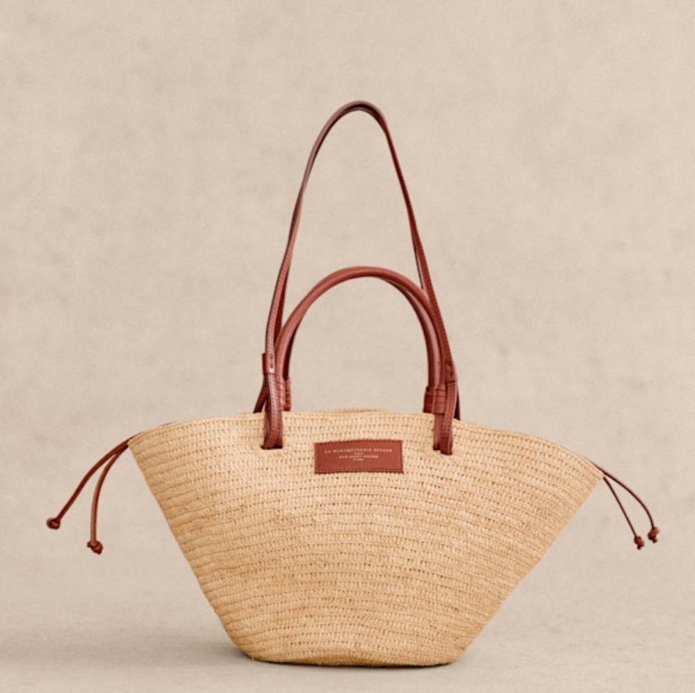Elegant Tan Tote Bag with Brown Accents